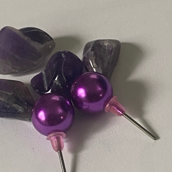 🎈Sale 🎈2 for $10 NWOT bright purple shiny medium size ball post earrings - Picture 4 of 6